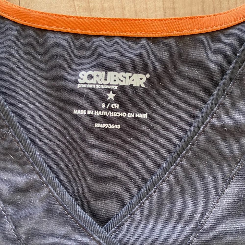 Black Scrub Top - Picture 3 of 3